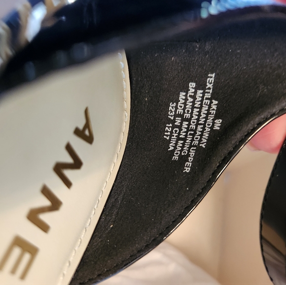 ANNE KLEIN sz 9 Black 1 inch heels - Picture 5 of 11